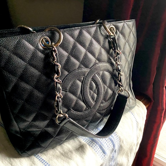 CHANEL Quilted bag - Picture 9 of 16